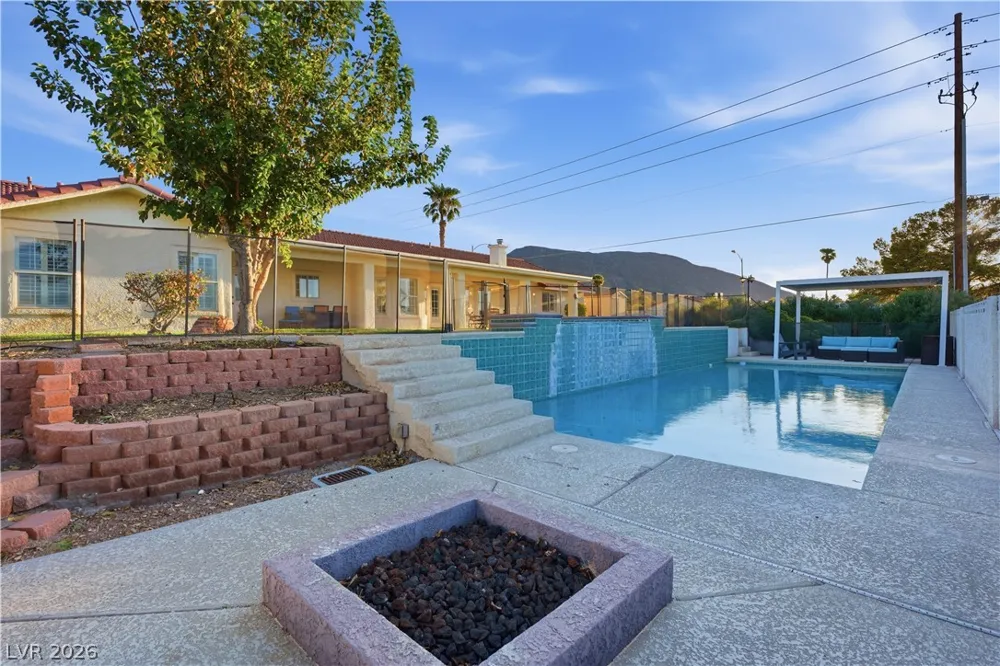 100 E Highland Drive Henderson, NV 89015