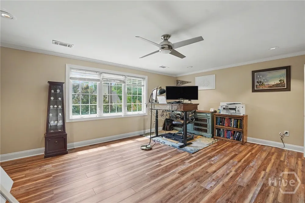 24 Oakcrest Drive E Savannah, GA 31405