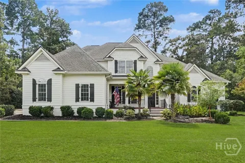 24 Oakcrest Drive E