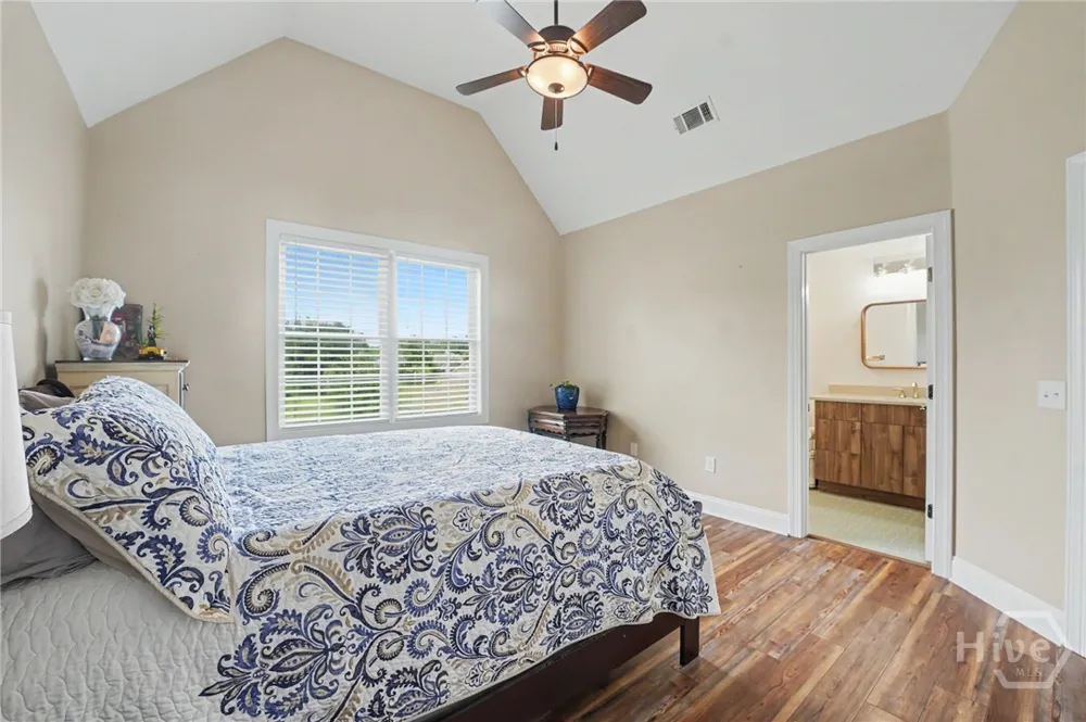 24 Oakcrest Drive E Savannah, GA 31405