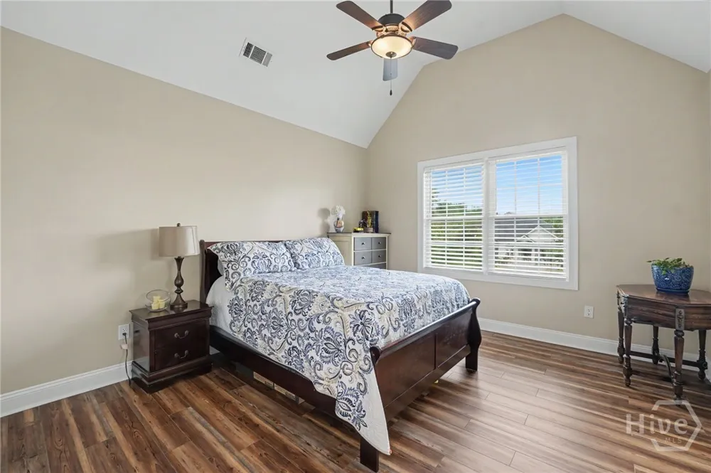 24 Oakcrest Drive E Savannah, GA 31405