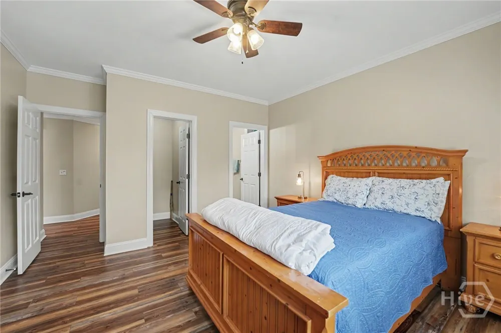 24 Oakcrest Drive E Savannah, GA 31405