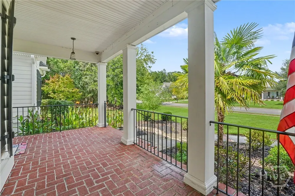 24 Oakcrest Drive E Savannah, GA 31405