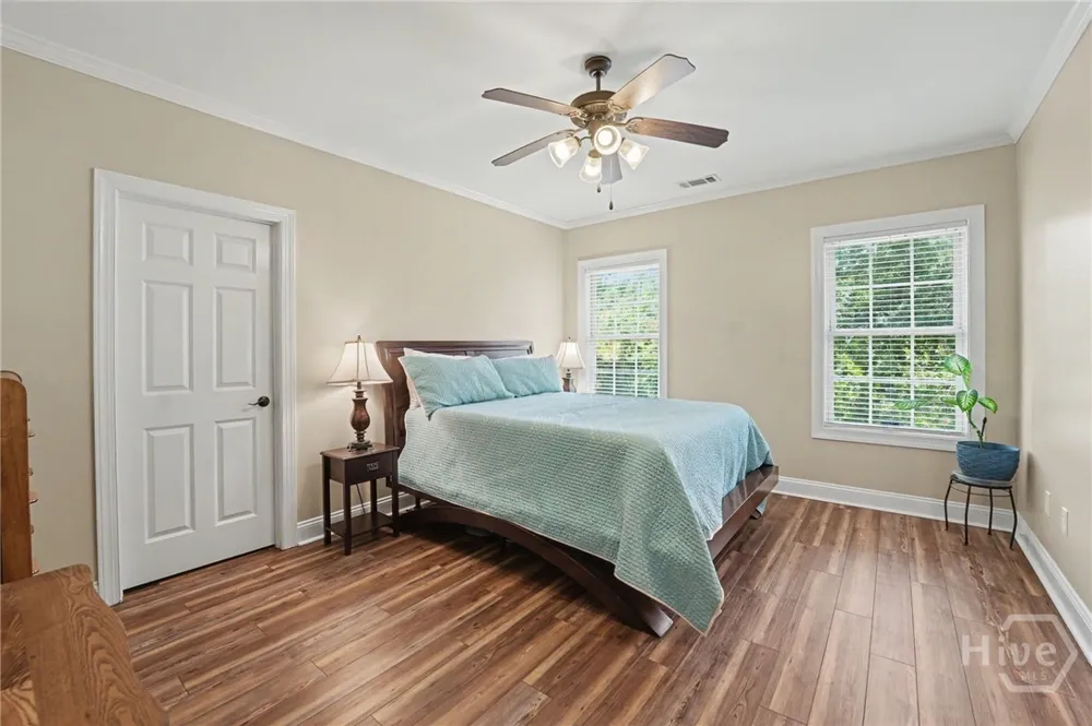 24 Oakcrest Drive E Savannah, GA 31405