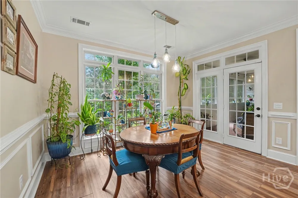 24 Oakcrest Drive E Savannah, GA 31405