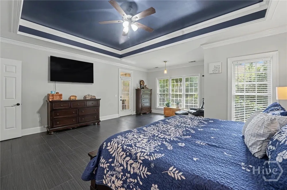 24 Oakcrest Drive E Savannah, GA 31405