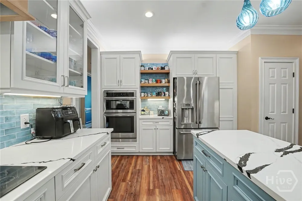 24 Oakcrest Drive E Savannah, GA 31405