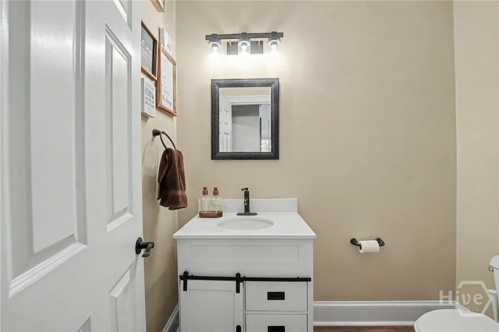 24 Oakcrest Drive E Savannah, GA 31405
