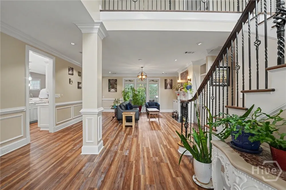 24 Oakcrest Drive E Savannah, GA 31405