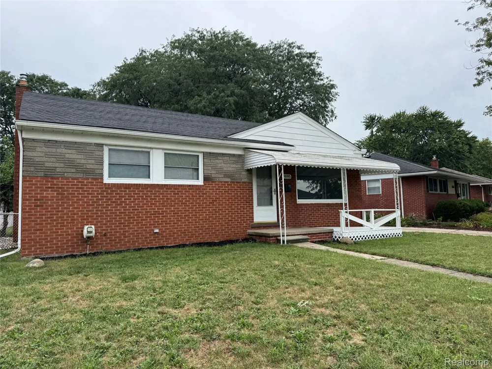 24895 Beck Avenue Eastpointe City, MI 48021