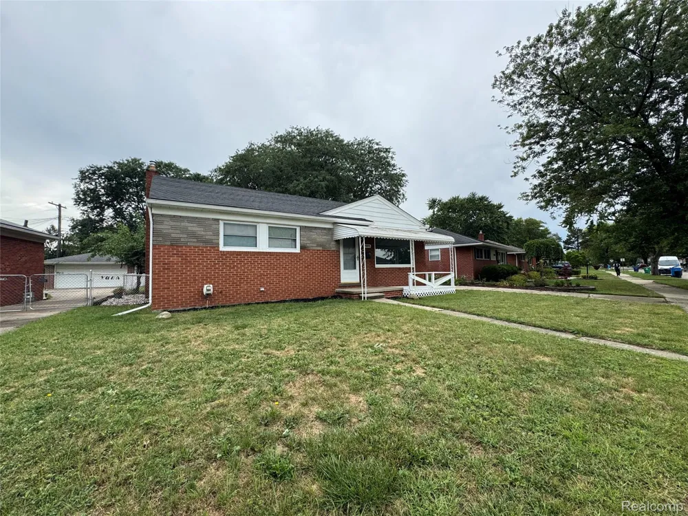 24895 Beck Avenue Eastpointe City, MI 48021