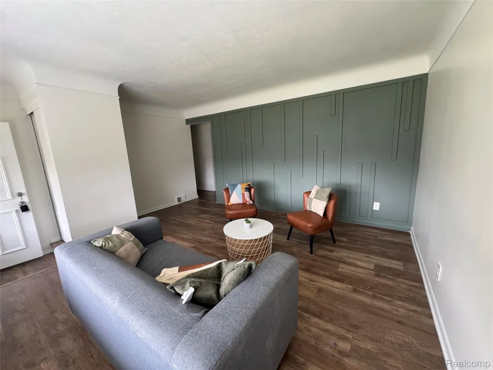 24895 Beck Avenue Eastpointe City, MI 48021