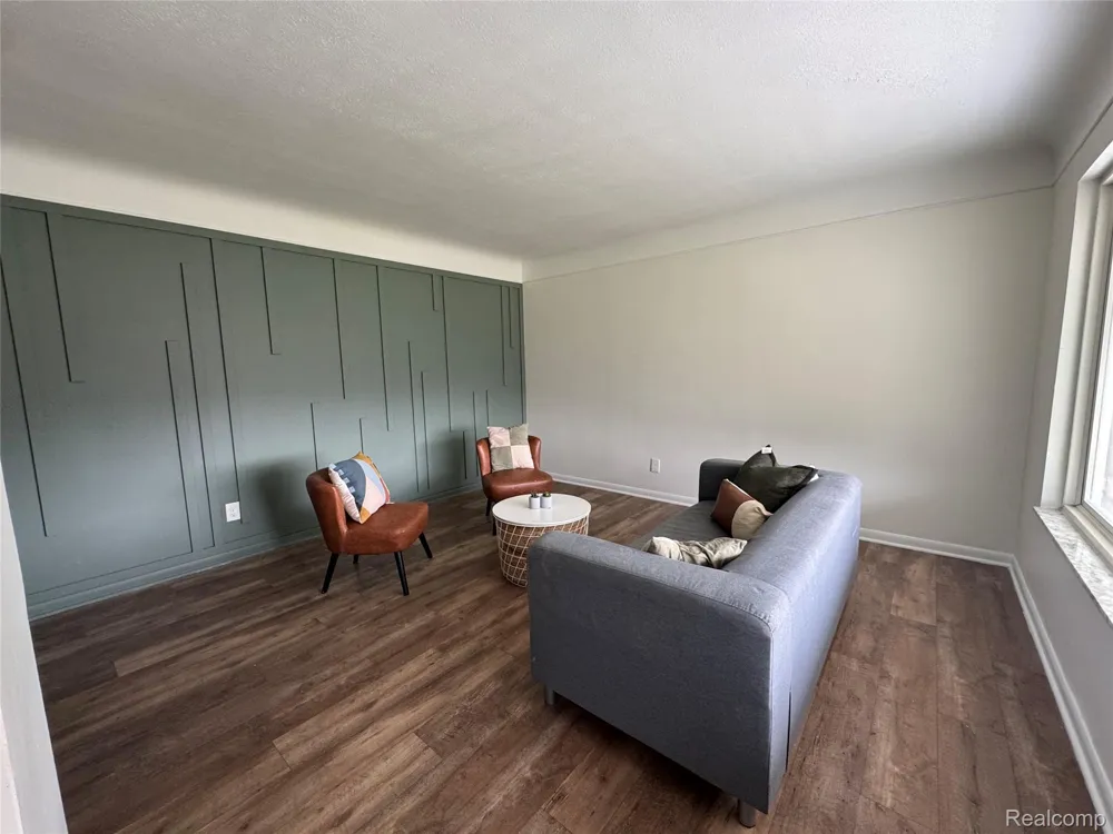 24895 Beck Avenue Eastpointe City, MI 48021