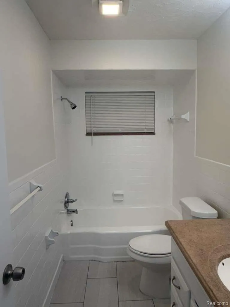 24895 Beck Avenue Eastpointe City, MI 48021