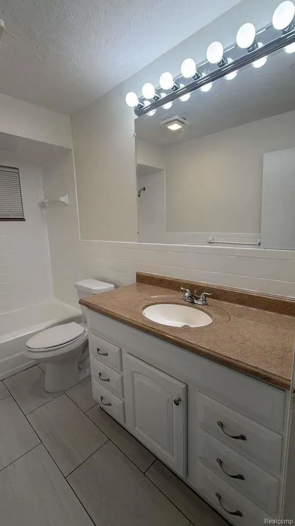 24895 Beck Avenue Eastpointe City, MI 48021