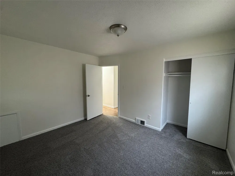24895 Beck Avenue Eastpointe City, MI 48021