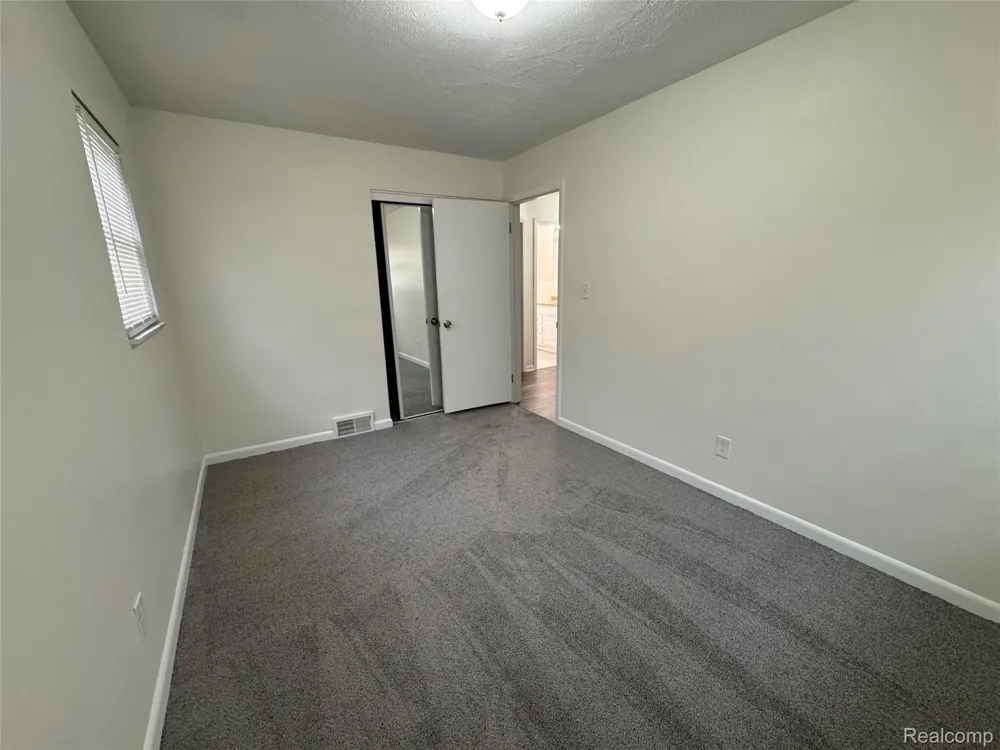 24895 Beck Avenue Eastpointe City, MI 48021
