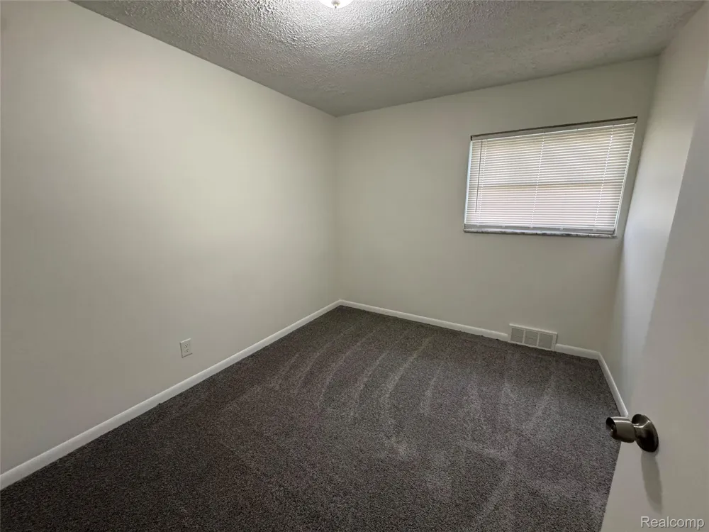 24895 Beck Avenue Eastpointe City, MI 48021