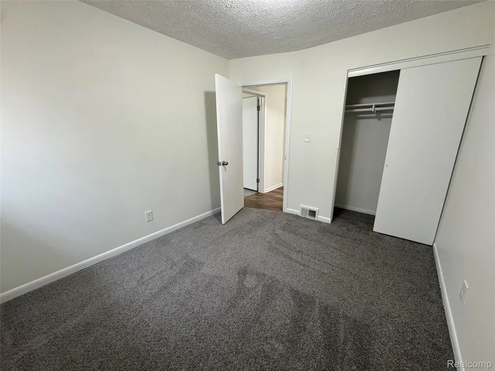24895 Beck Avenue Eastpointe City, MI 48021