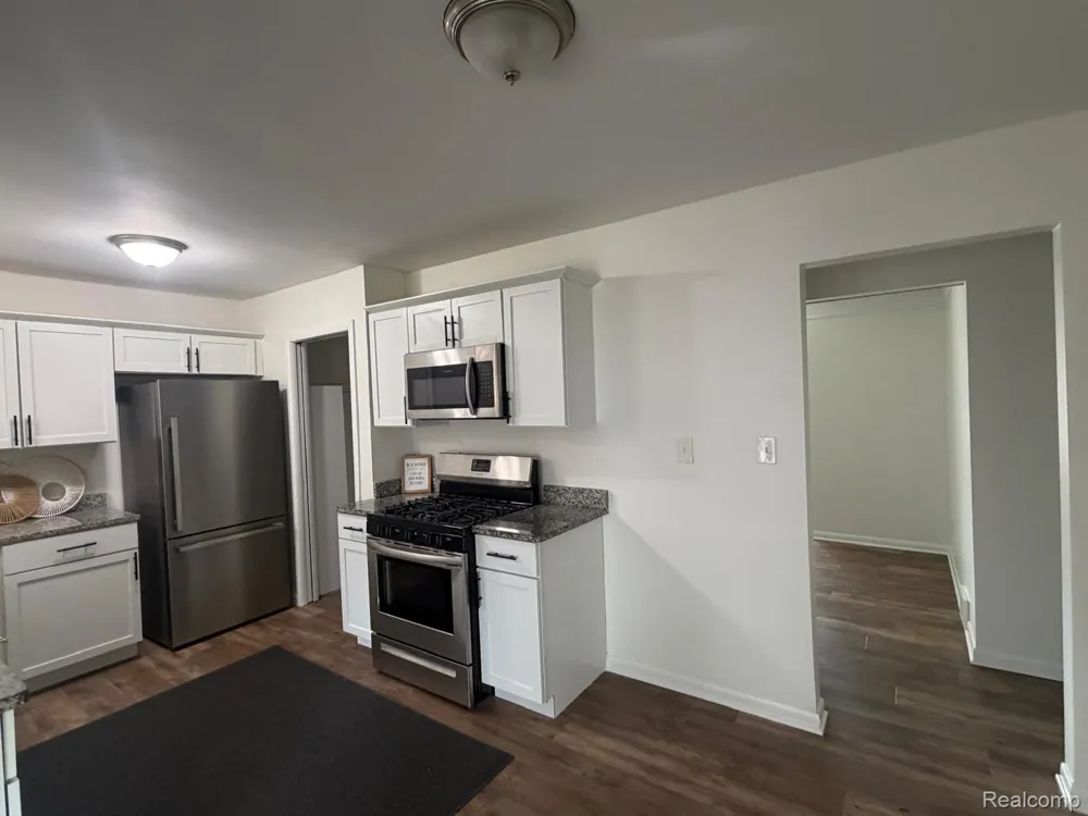 24895 Beck Avenue Eastpointe City, MI 48021