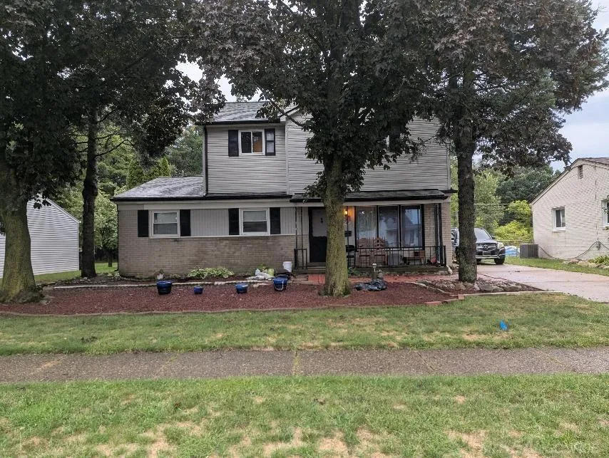 47546 Roland Street Shelby Charter Township, MI 48317