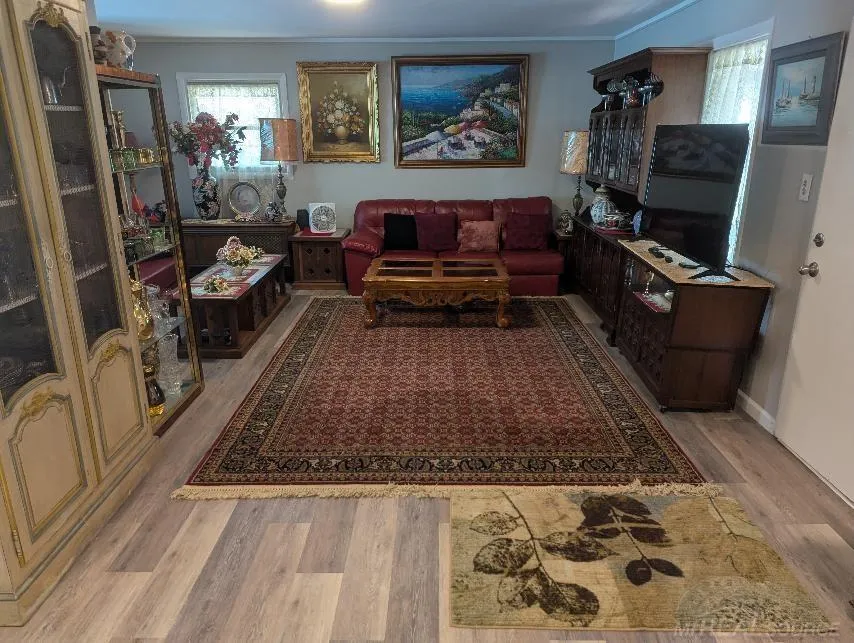 47546 Roland Street Shelby Charter Township, MI 48317