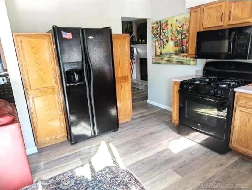 47546 Roland Street Shelby Charter Township, MI 48317