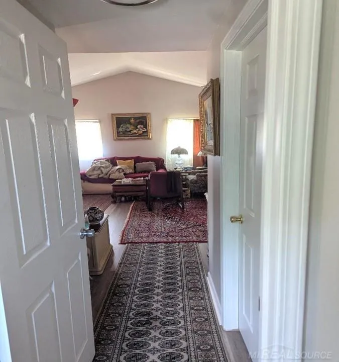 47546 Roland Street Shelby Charter Township, MI 48317