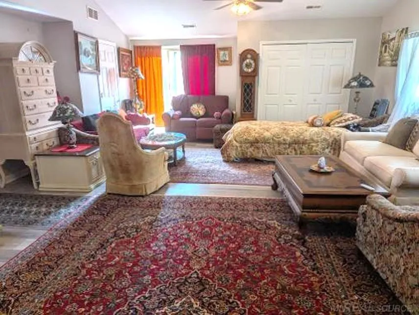 47546 Roland Street Shelby Charter Township, MI 48317