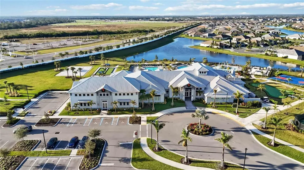 15941 CLEAR SKIES PLACE Bradenton, FL 34211