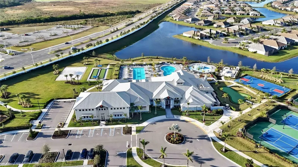 15941 CLEAR SKIES PLACE Bradenton, FL 34211