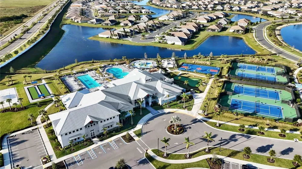 15941 CLEAR SKIES PLACE Bradenton, FL 34211