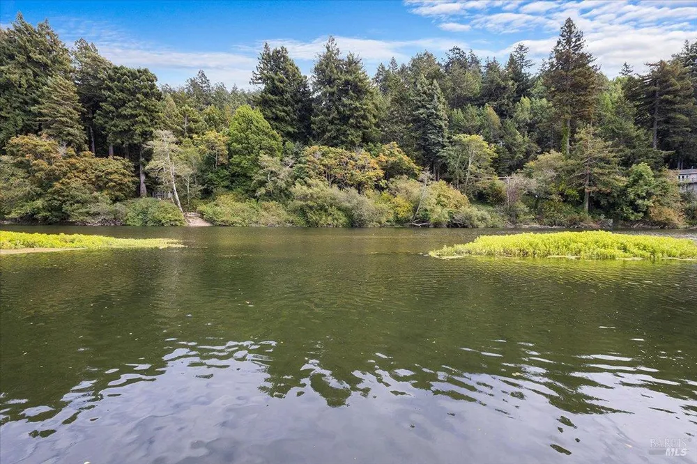 22753 Sylvan Way Monte Rio, CA 95462