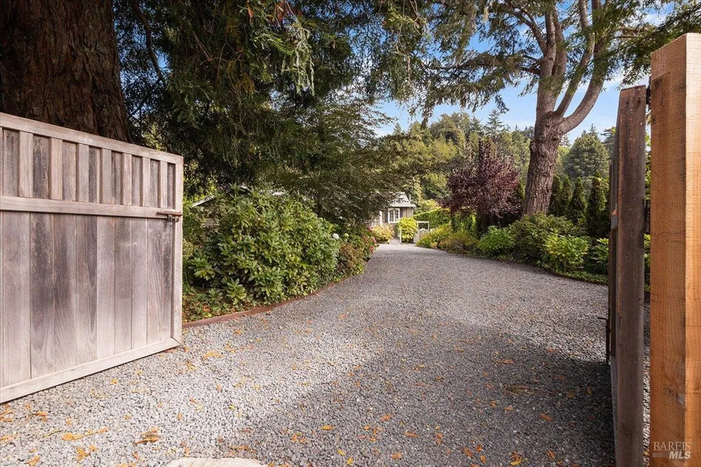22753 Sylvan Way Monte Rio, CA 95462
