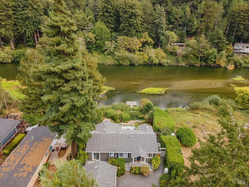 22753 Sylvan Way Monte Rio, CA 95462