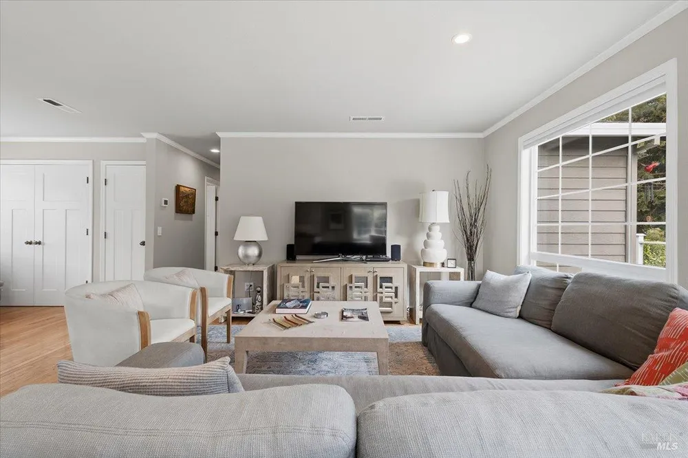 22753 Sylvan Way Monte Rio, CA 95462