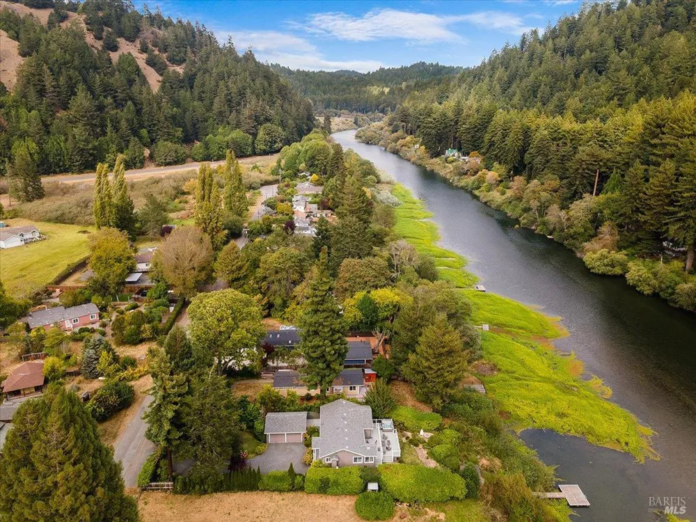 22753 Sylvan Way Monte Rio, CA 95462