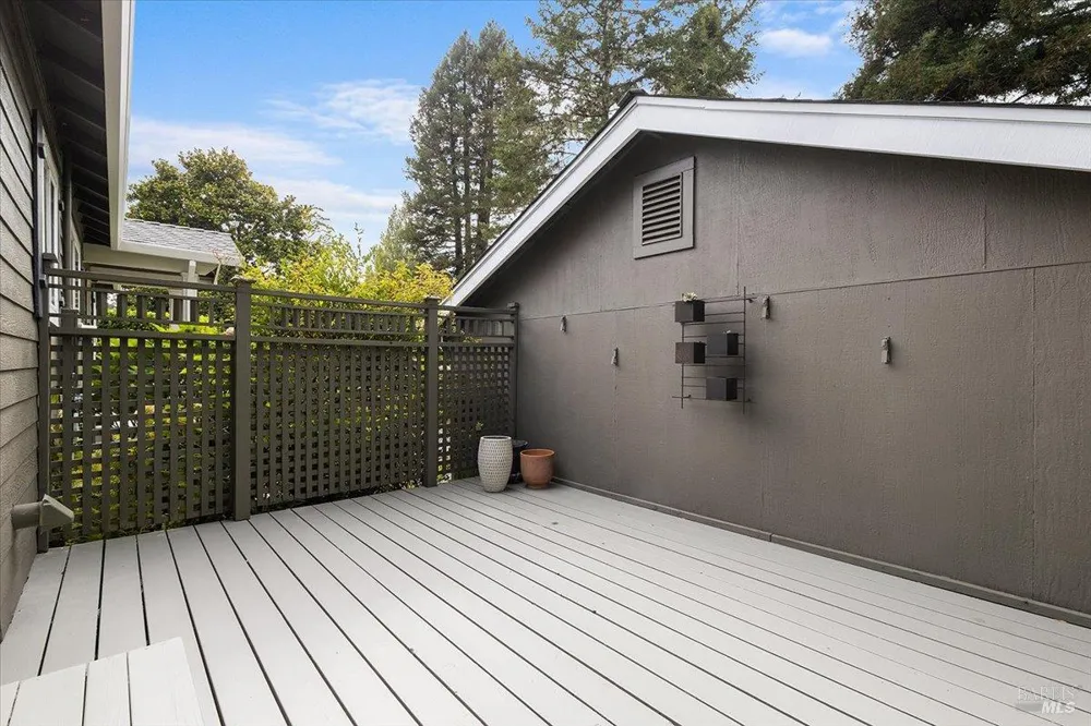 22753 Sylvan Way Monte Rio, CA 95462
