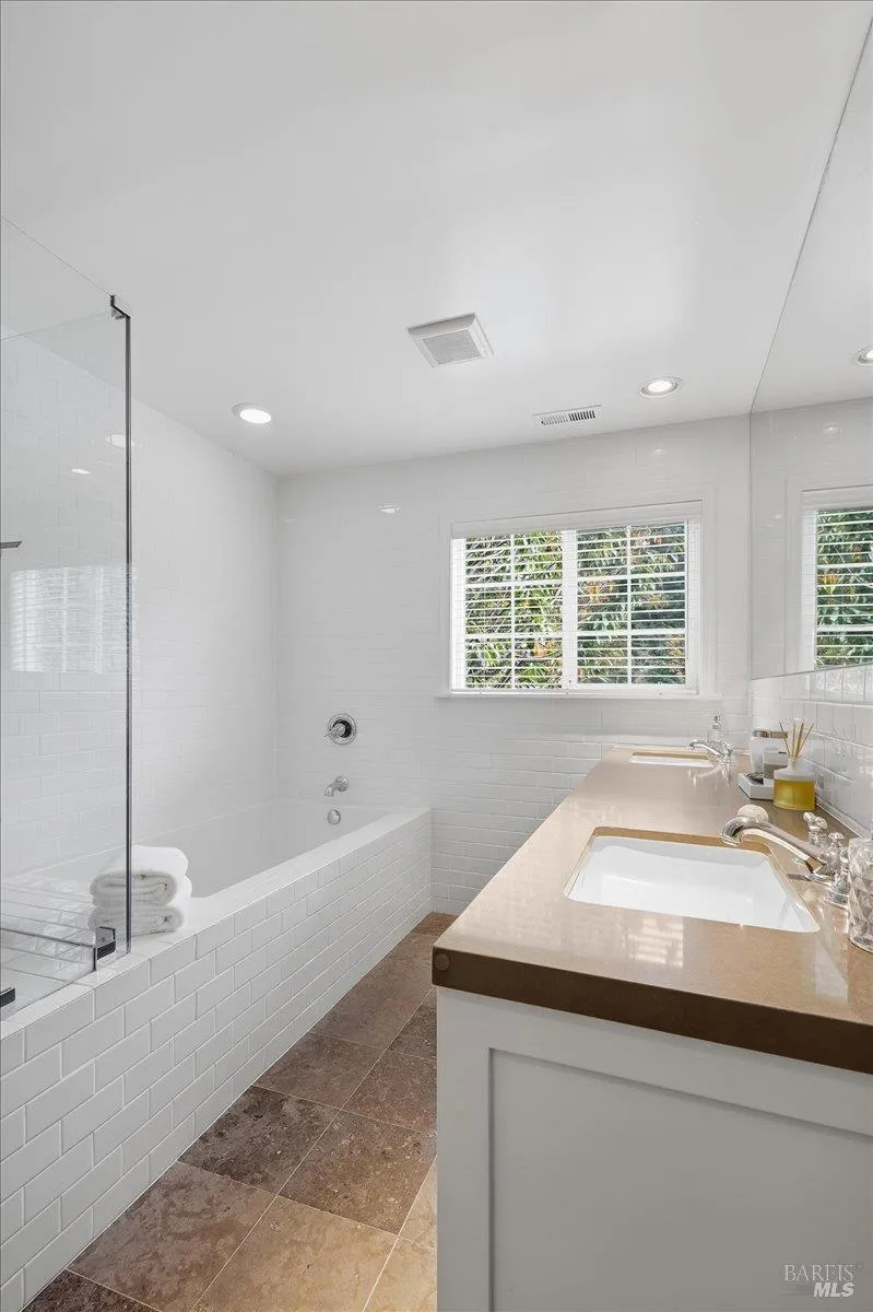 22753 Sylvan Way Monte Rio, CA 95462