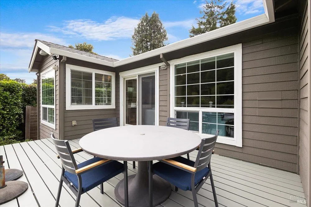 22753 Sylvan Way Monte Rio, CA 95462