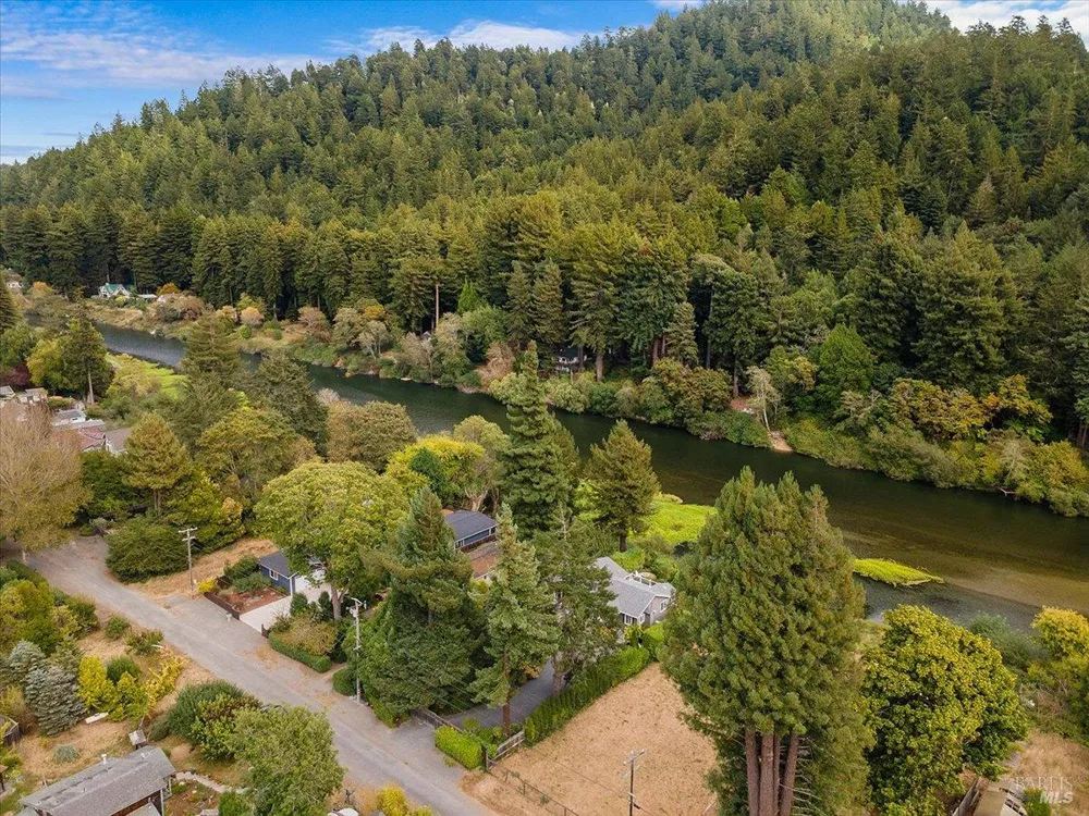 22753 Sylvan Way Monte Rio, CA 95462