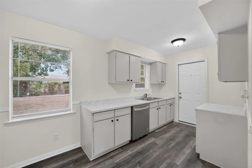 4425 Central Lane Balch Springs, TX 75180