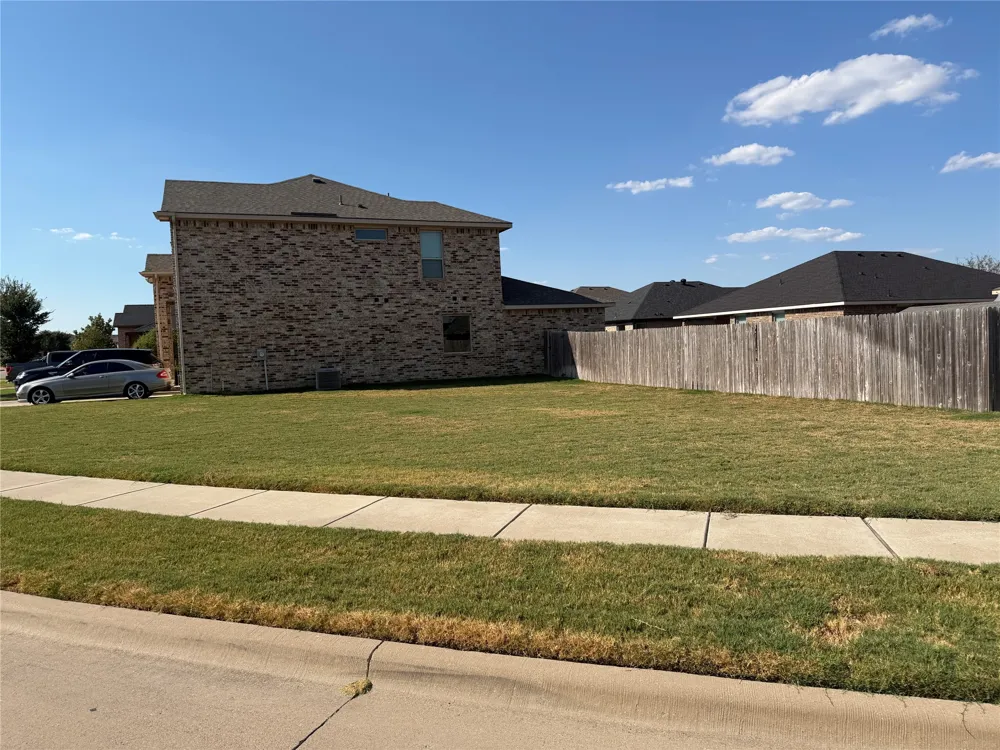 1808 Creekwood Drive Cleburne, TX 76033