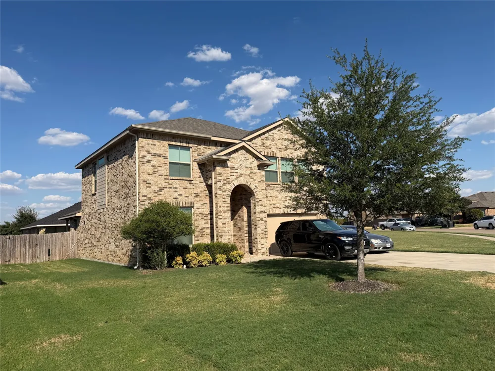 1808 Creekwood Drive Cleburne, TX 76033