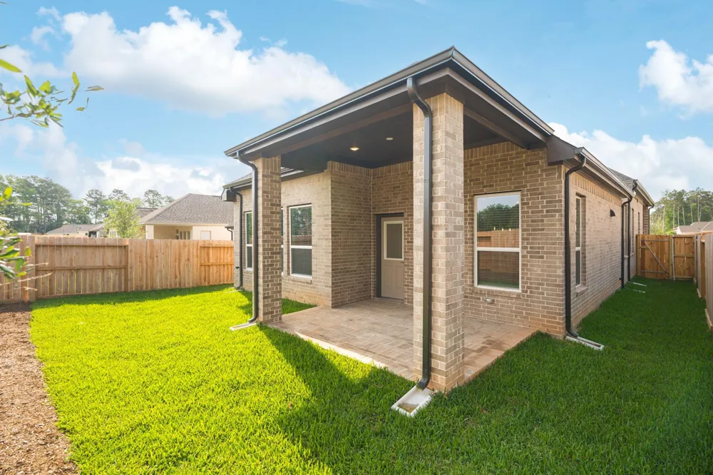 648 Crested Duck Court Willis, TX 77318