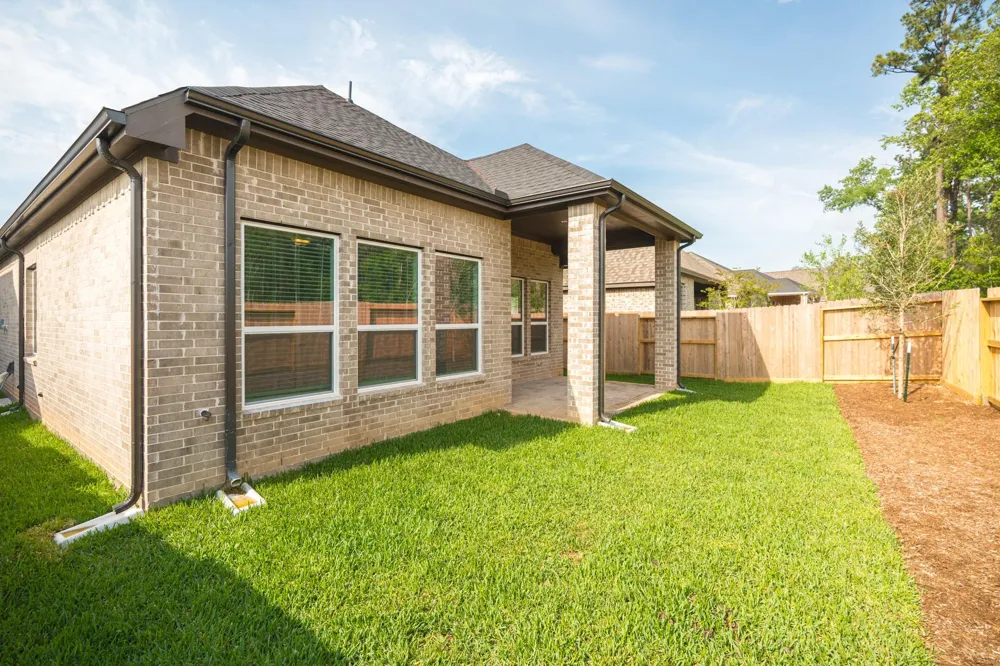 648 Crested Duck Court Willis, TX 77318