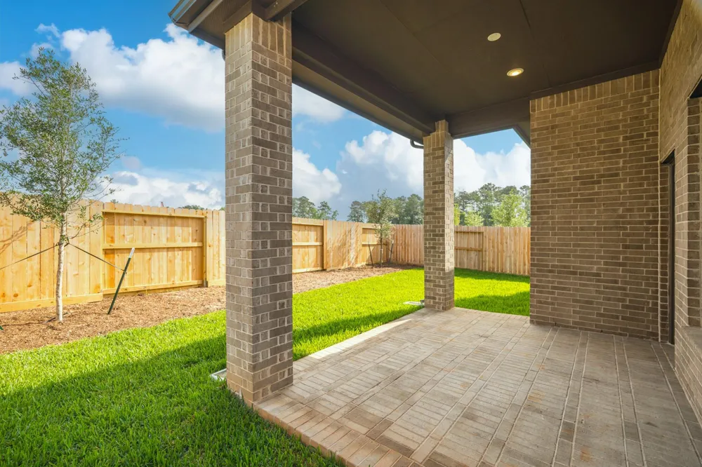 648 Crested Duck Court Willis, TX 77318