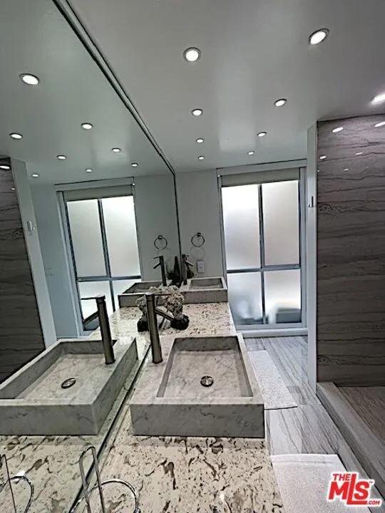 1015 Kings Road #104 West Hollywood, CA 90069