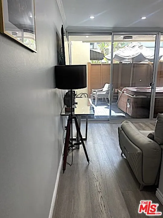 1015 Kings Road #104 West Hollywood, CA 90069