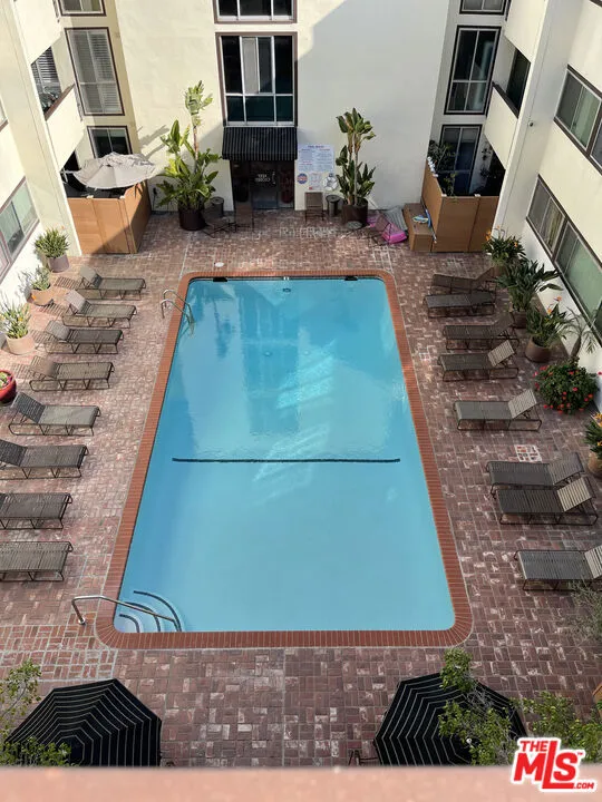 1015 Kings Road #104 West Hollywood, CA 90069